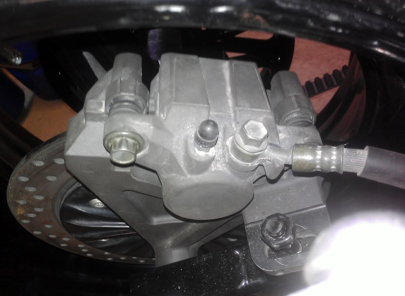 Brake caliper Yamaha Road Star XV1700 Warrior