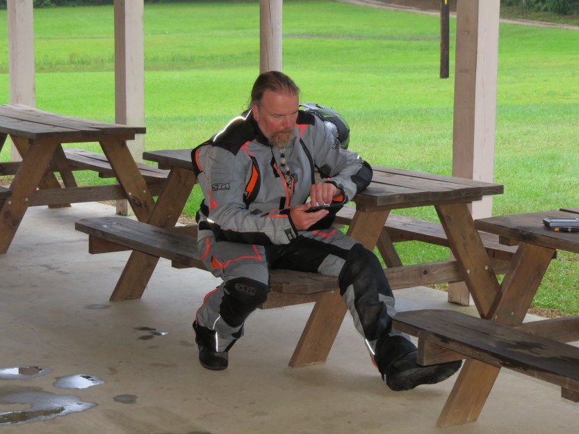 Terje sitter å tørker