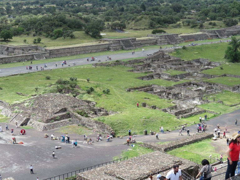 Utsikten fra Teotihuacán, pyramid of the sun 