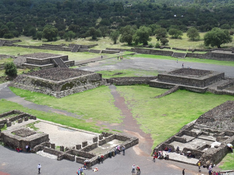 Utsikten fra Teotihuacán, pyramid of the sun 