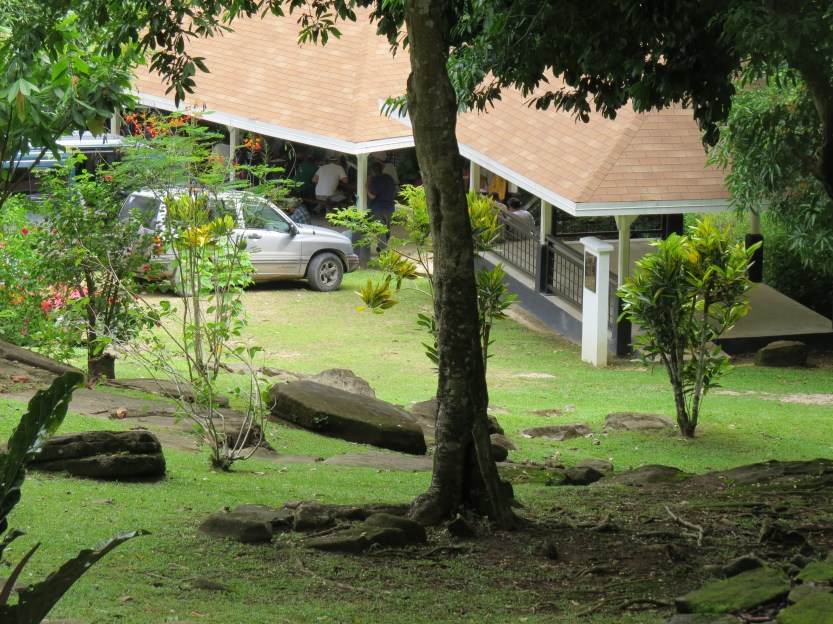 Nim Li Punit / Big Hat or Top Hat