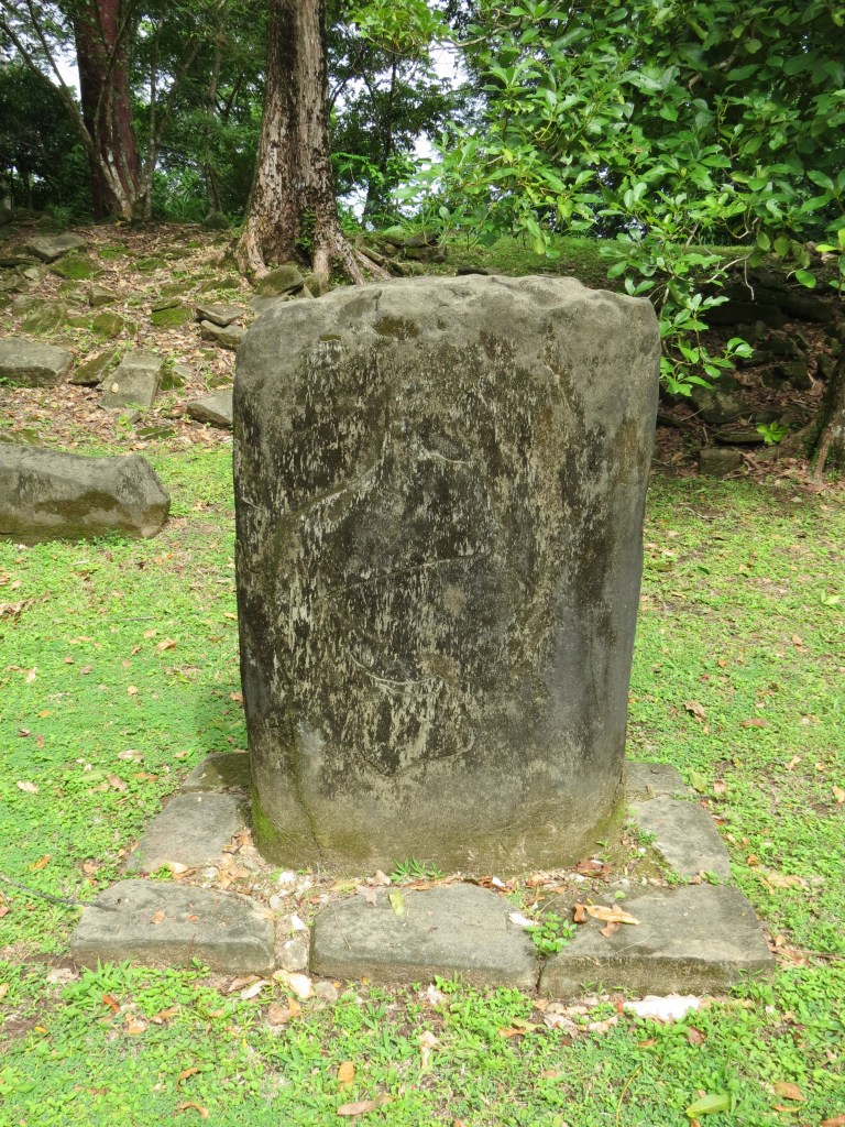 Nim Li Punit / Big Hat or Top Hat