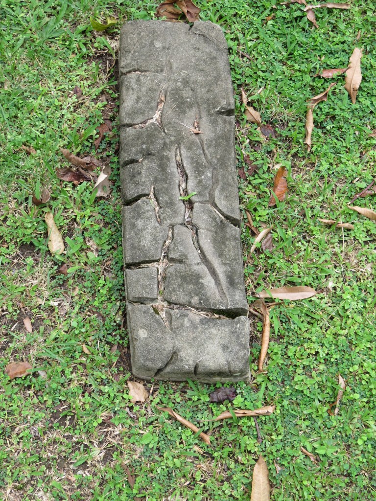 Nim Li Punit / Big Hat or Top Hat