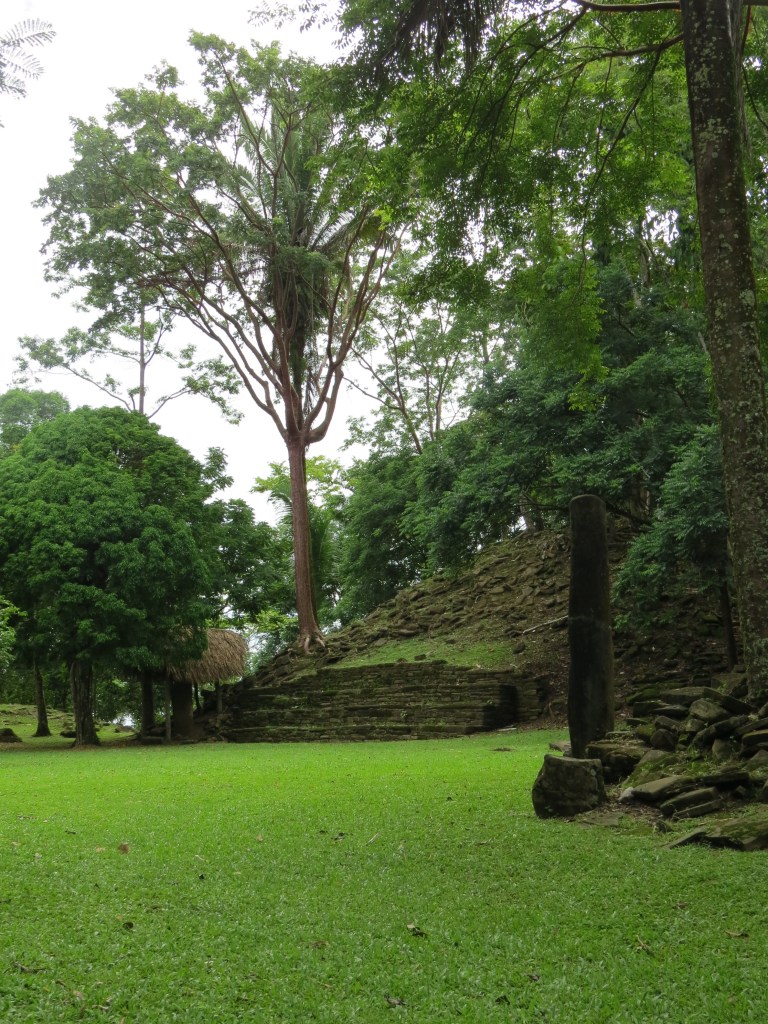 Nim Li Punit / Big Hat or Top Hat
