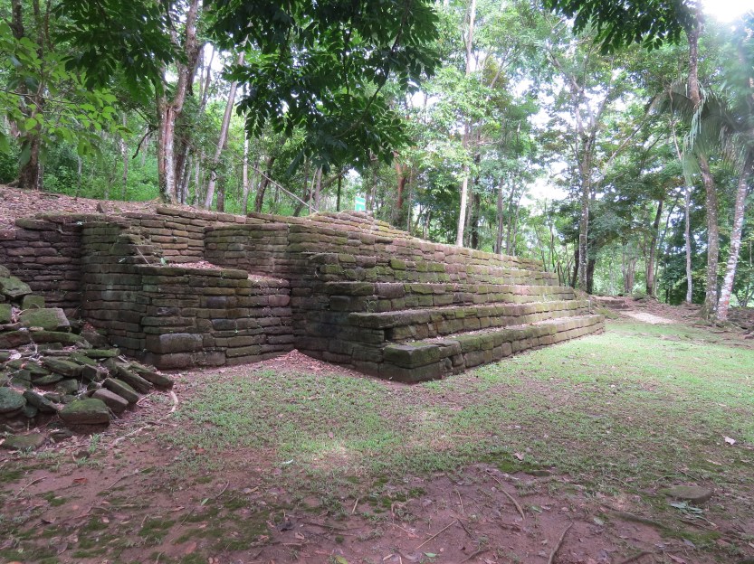 Nim Li Punit / Big Hat or Top Hat