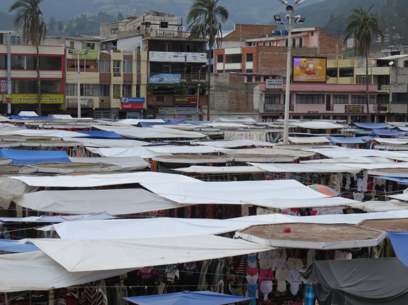 Plaza de Ponchos, Otavalo, Ecuador 