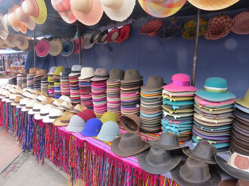 Plaza de Ponchos, Otavalo, Ecuador 