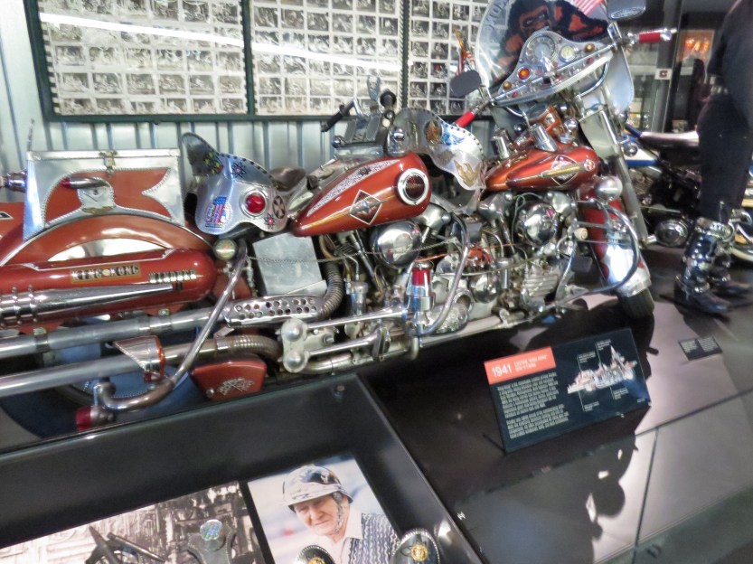 1941 Harley Davidson Custom OHV V-Twins "King Kong"
